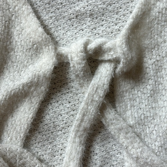 Hollister Tie-Front Cardigan - Picture 4 of 6